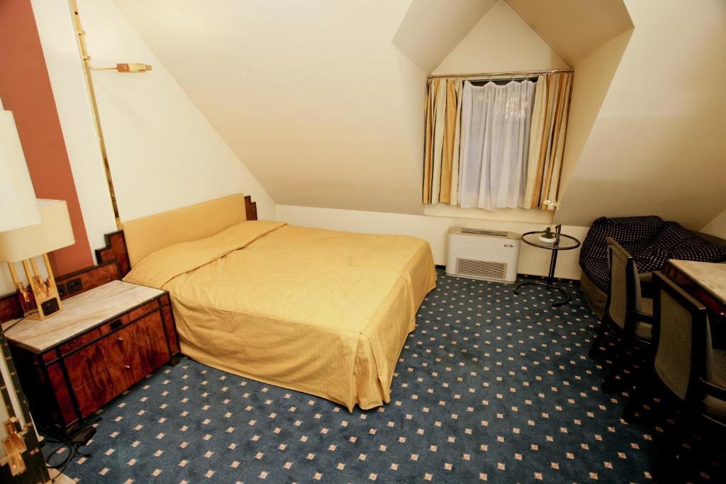 Hotel Podzamcze Tarnów エクステリア 写真
