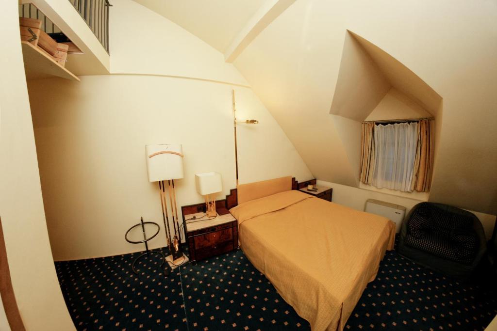 Hotel Podzamcze Tarnów エクステリア 写真