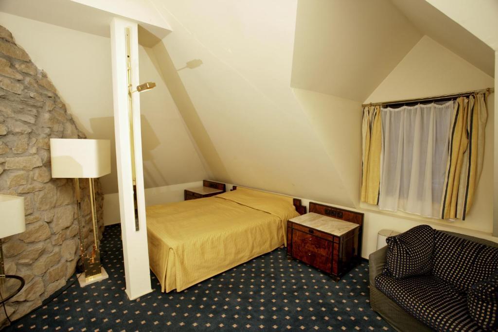 Hotel Podzamcze Tarnów エクステリア 写真