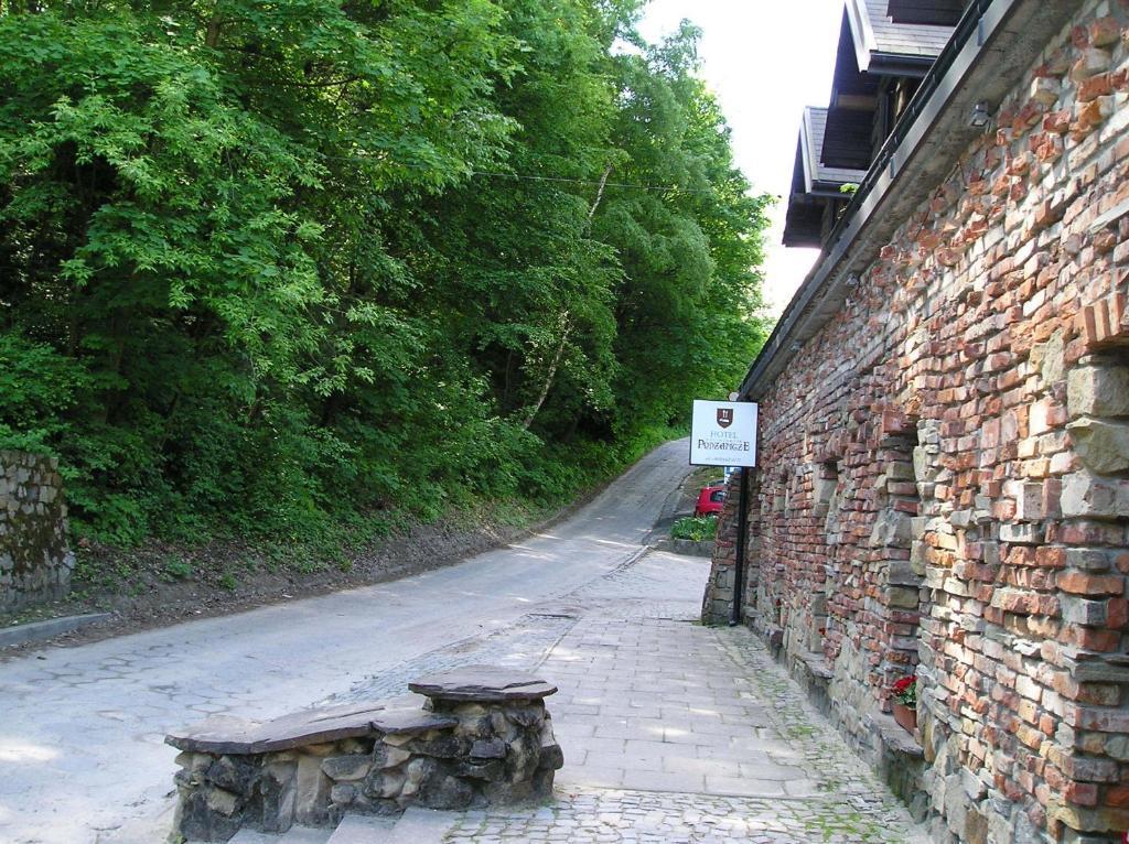 Hotel Podzamcze Tarnów エクステリア 写真