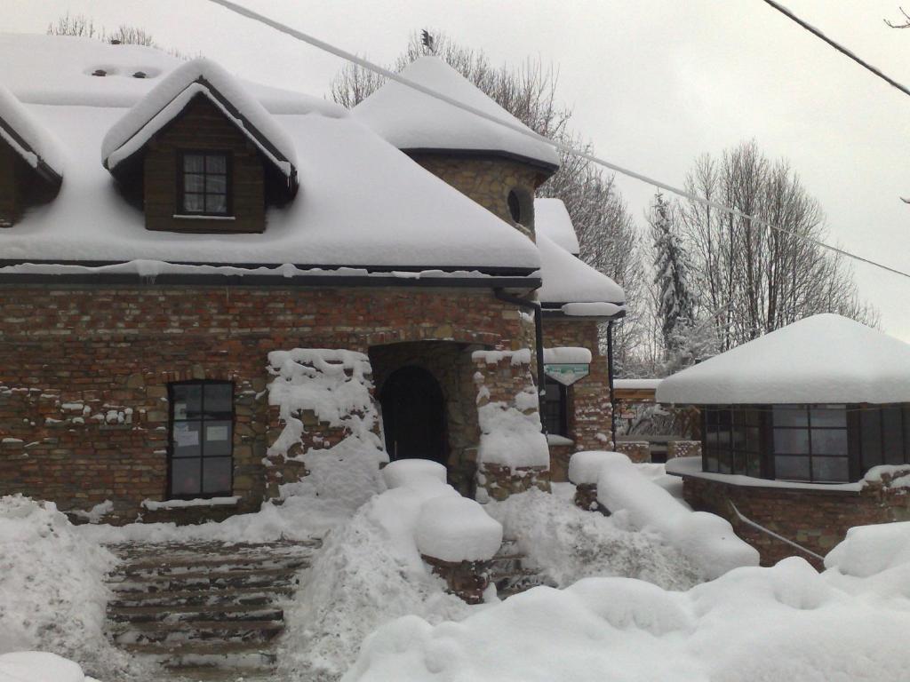 Hotel Podzamcze Tarnów エクステリア 写真