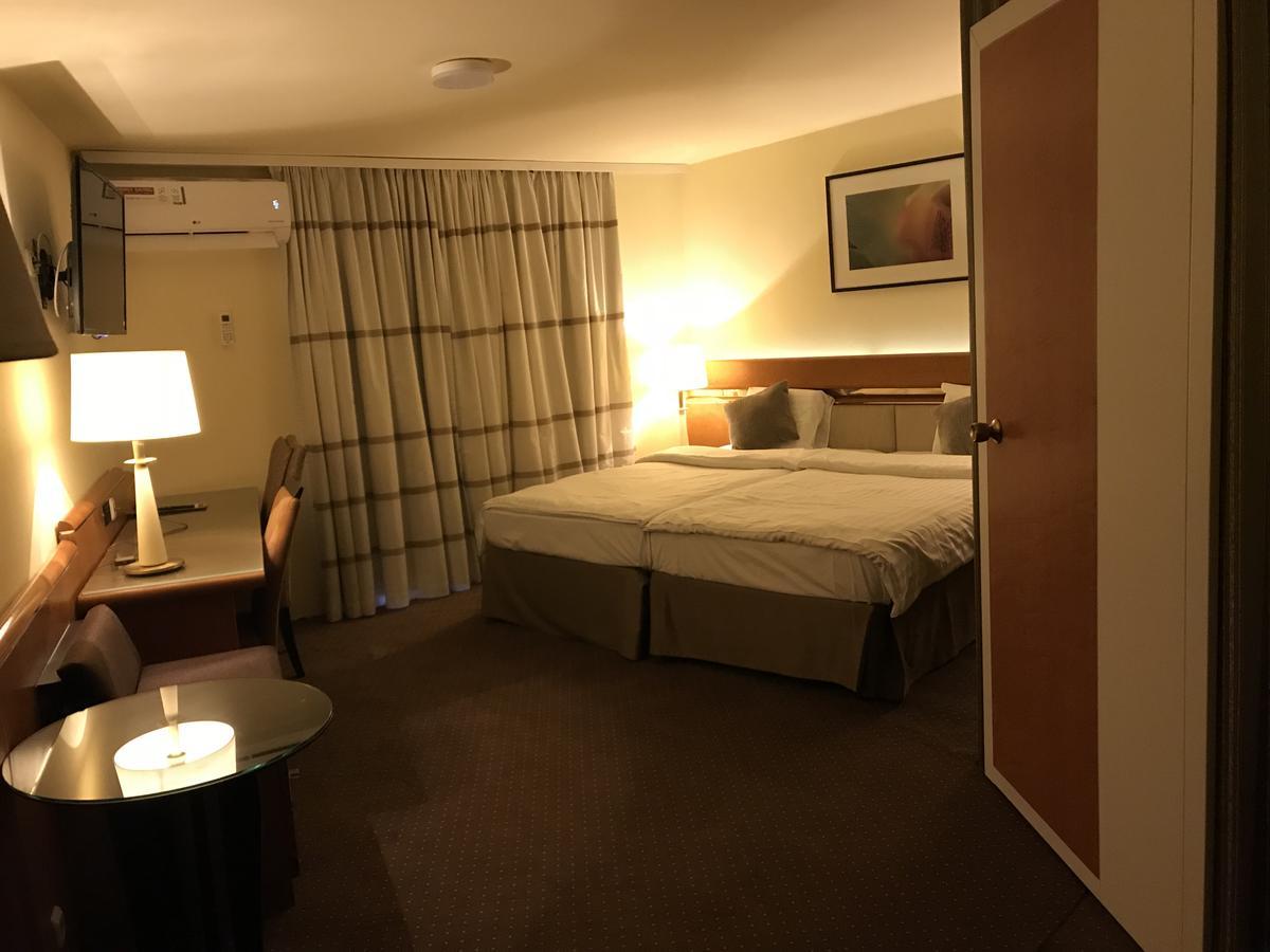 Hotel Podzamcze Tarnów エクステリア 写真