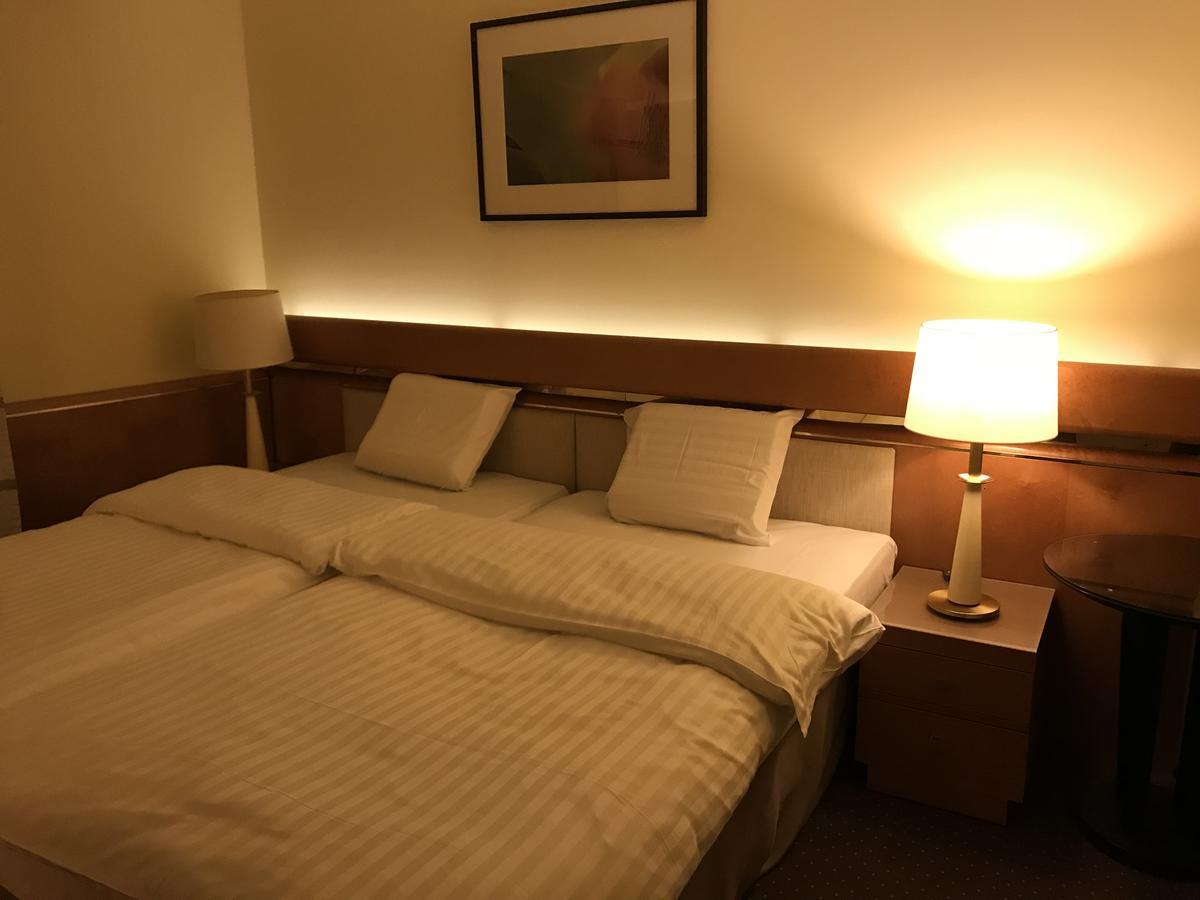 Hotel Podzamcze Tarnów エクステリア 写真