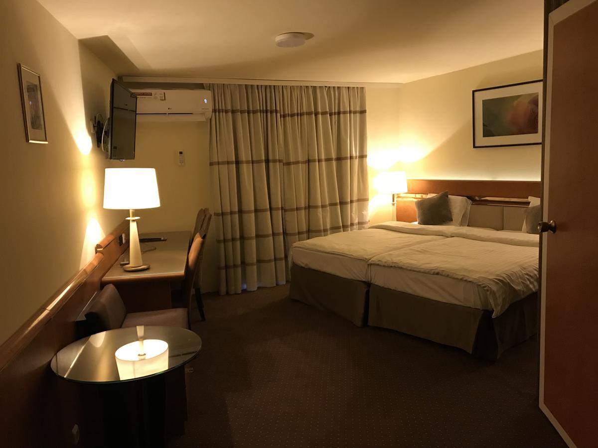 Hotel Podzamcze Tarnów エクステリア 写真