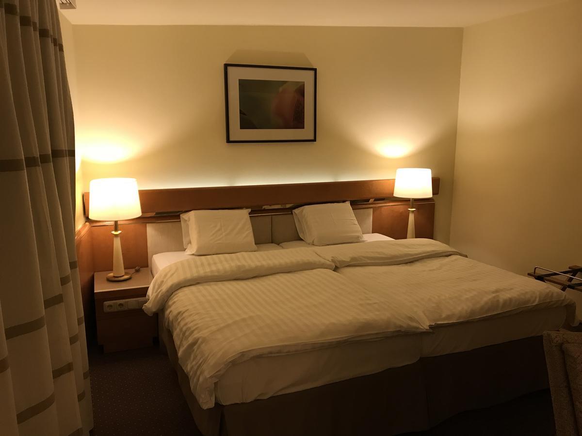 Hotel Podzamcze Tarnów エクステリア 写真